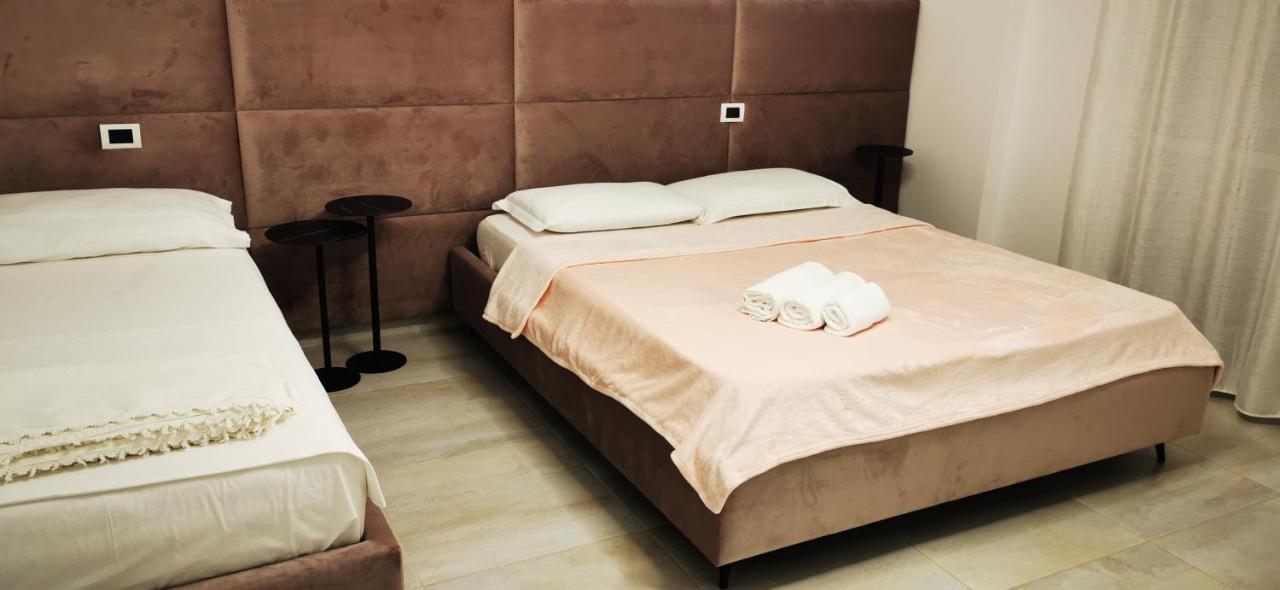 Lungomare Luxury Sea View Apartaments Vlorë Esterno foto