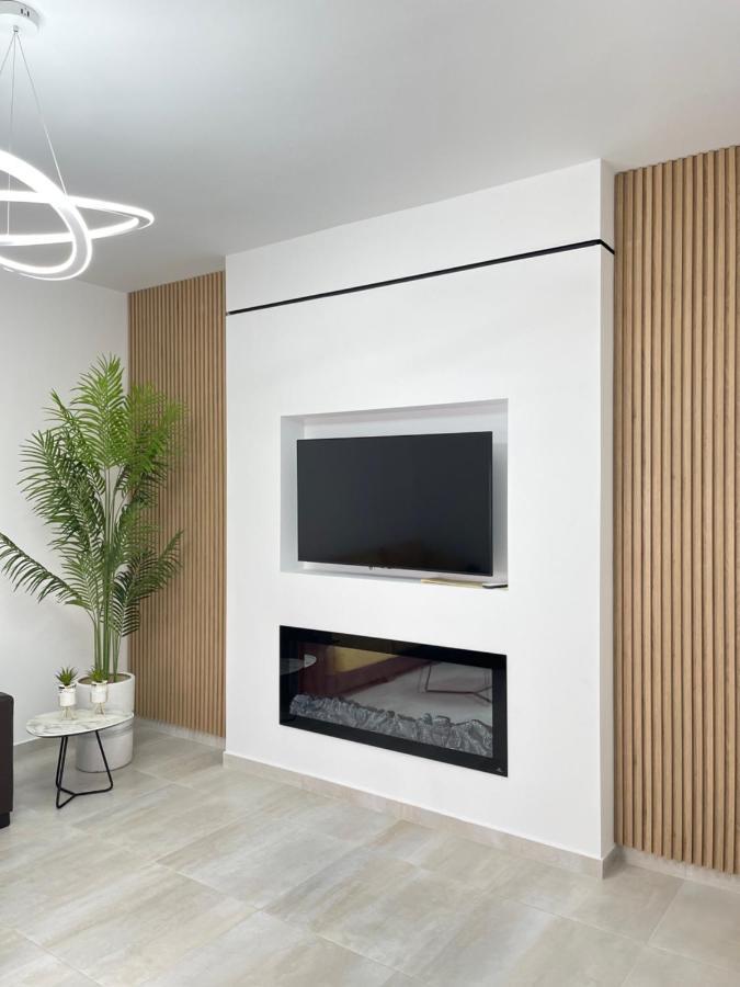 Lungomare Luxury Sea View Apartaments Vlorë Esterno foto