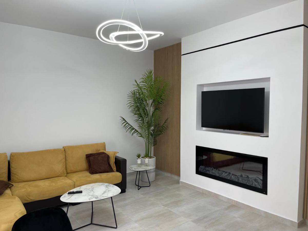 Lungomare Luxury Sea View Apartaments Vlorë Esterno foto