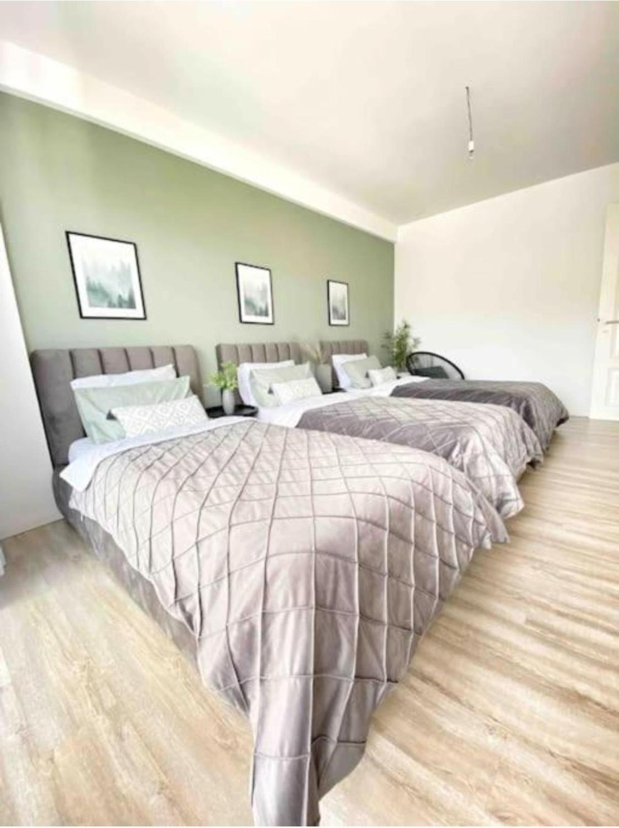 Lungomare Luxury Sea View Apartaments Vlorë Esterno foto