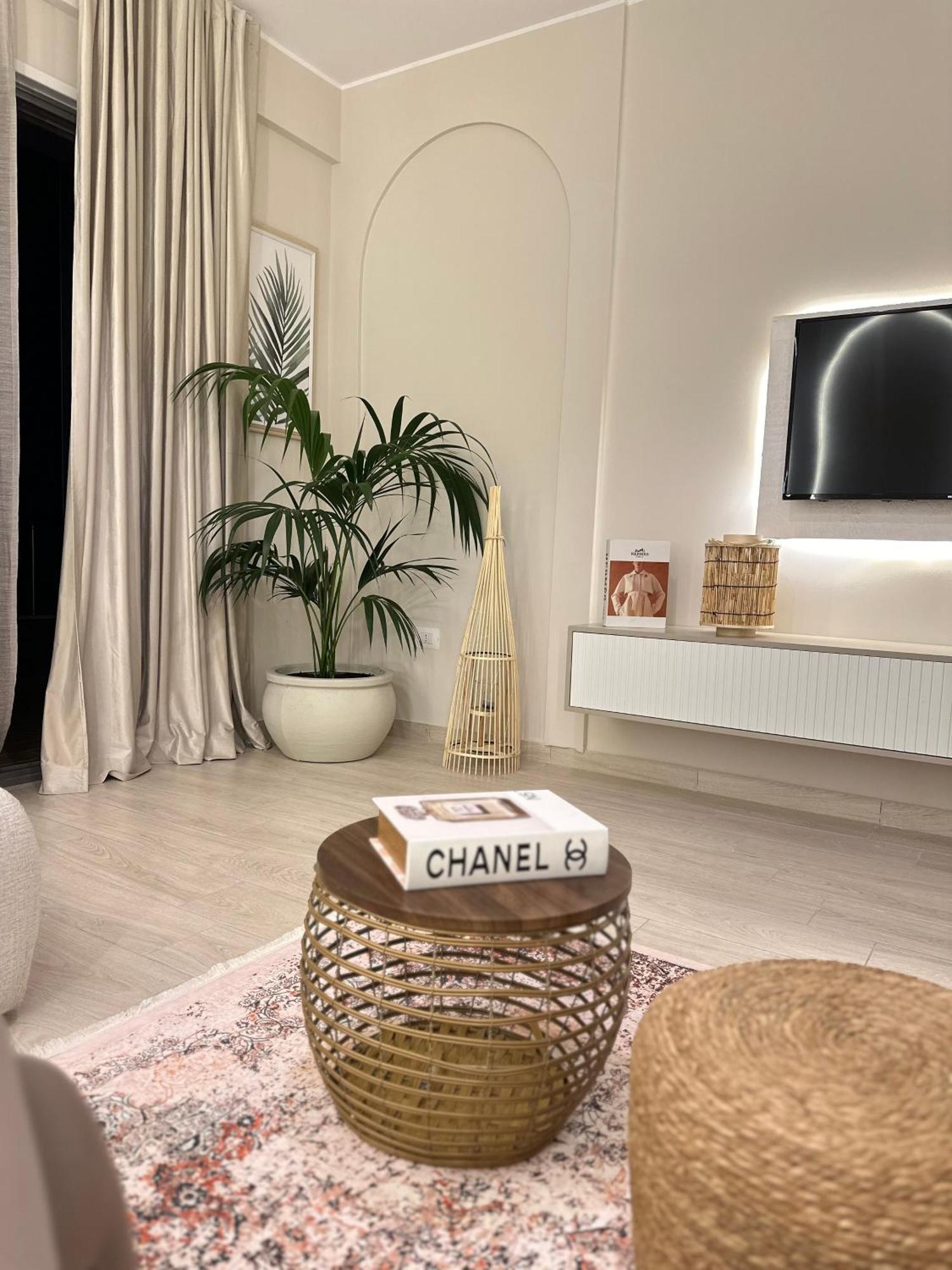 Lungomare Luxury Sea View Apartaments Vlorë Esterno foto