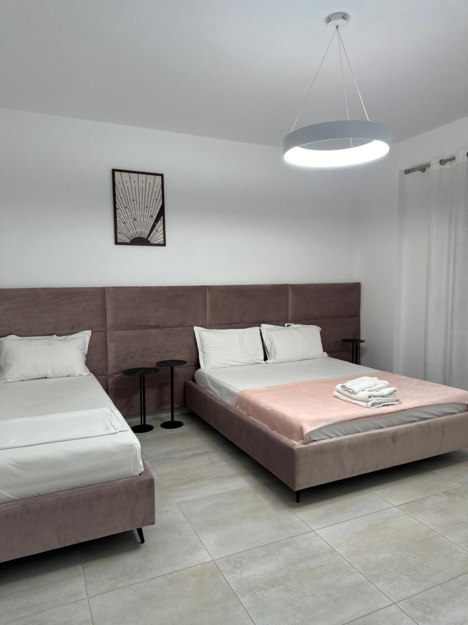 Lungomare Luxury Sea View Apartaments Vlorë Esterno foto