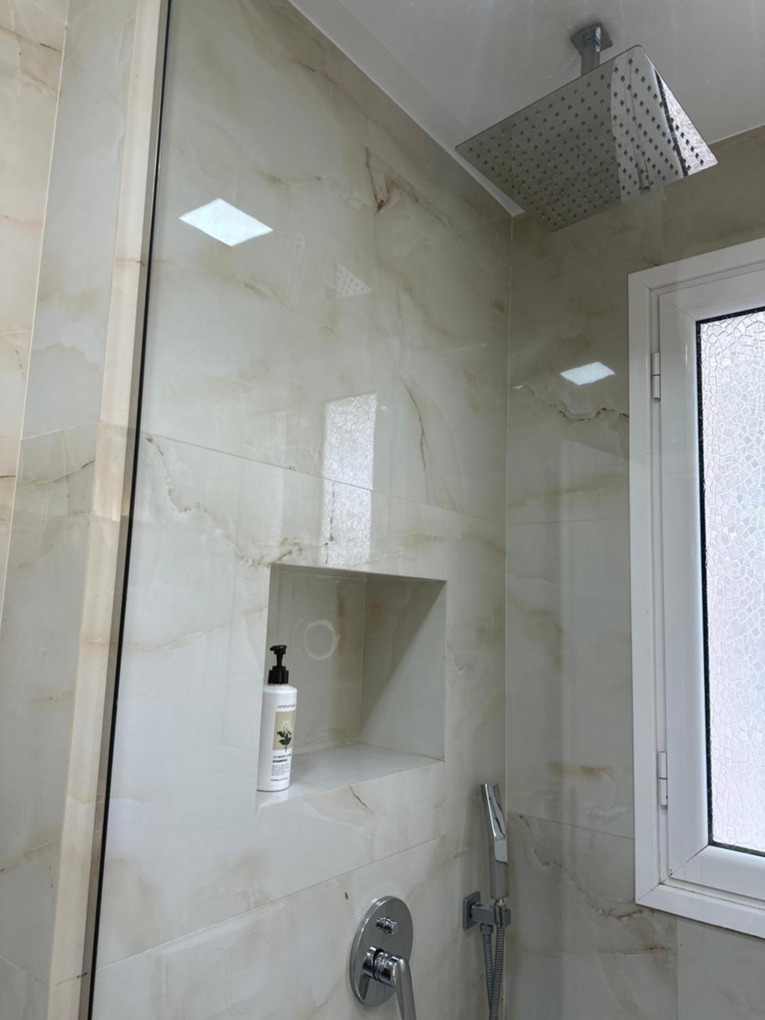 Lungomare Luxury Sea View Apartaments Vlorë Esterno foto