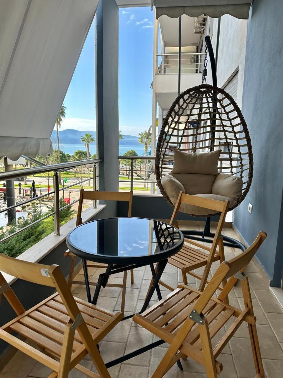 Lungomare Luxury Sea View Apartaments Vlorë Esterno foto